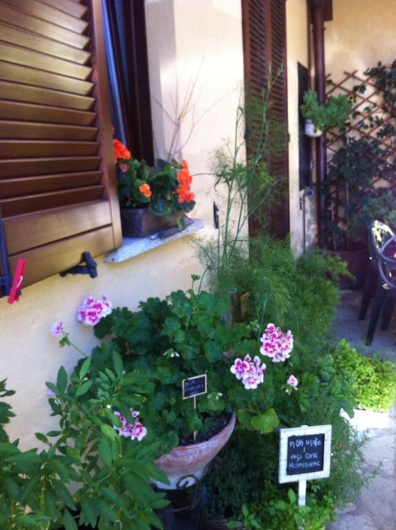 B&B Il Portico Del Conte Bosisio Parini Szoba fotó
