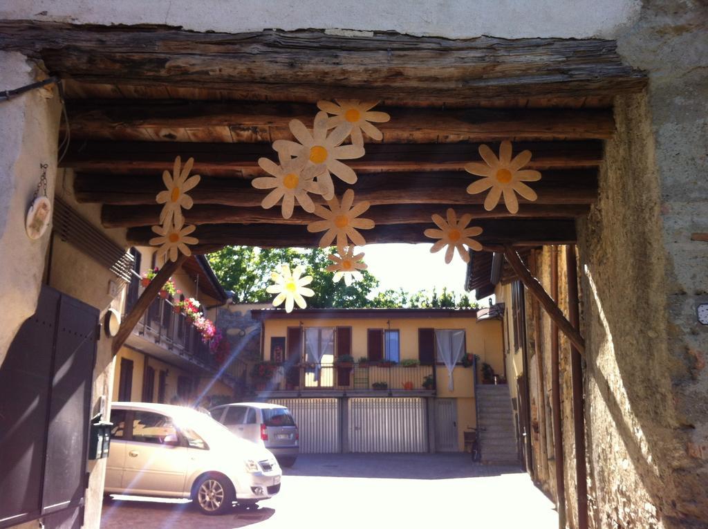 B&B Il Portico Del Conte Bosisio Parini Szoba fotó